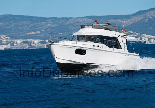 Beneteau Swift Trawler 30 Fly ficha técnica y opiniones